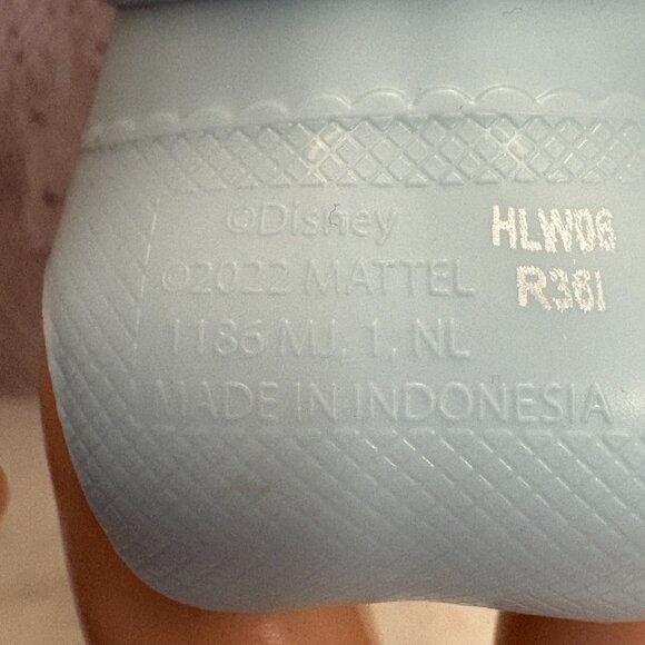 Mattel Disney Princess Cinderella Doll 2022 (SKU: 324TO) - Picture 10 of 13